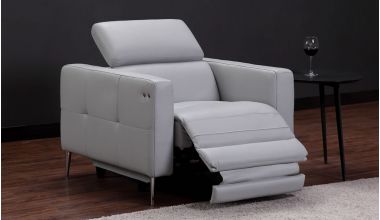 Certosa Fotel z Funkcją Relaks, skórzany fotel z funkcją relaks, fotel z elektryczną funkcją relaks, system relaks w podnóżku fotela, fotel z relaks od Delux Deco