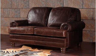 Chambers piękna sofa 2 osobowa, sofa skórzana vinage, sofa skórzana wypełniona pierzem, sofa skórzana z naturalnym wypełnieniem tylko w Delux Deco