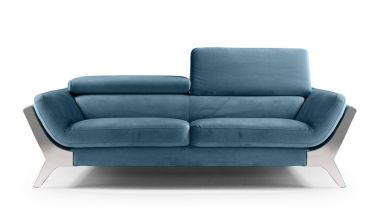 Norvana Włoska Sofa 2 Osobowa, włoska welurowa lub zamszowa sofa, włoska sofa z pięknymi nóżkami, sofa włoska z wysokimi i szerokimi zagłówkami, włoska  welurowa sofa z regulowanymi zagłówkami tylko w Delux Deco