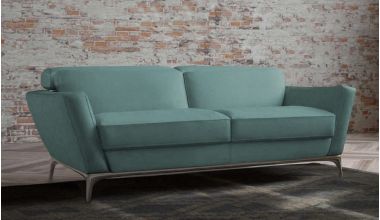 Taurus Piękna Luksusowa Włoska Sofa 3 Osobowa, włoska sofa zamszowa, włoska sofa welurowa, sofa z pięknymi wąskimi podłokietnikami i nóżkami tylko w Delux Deco, włoska sofa z regulowanym zagłówkiem, włoska sofa z piękną podstawą