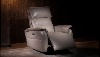 Malmo Fotel z Funkcją Relaks, fotel w eko skórze, elektryczna funkcja relaks w podnóżku, fotel z wygodnym oparciem tylko w Delux Deco
